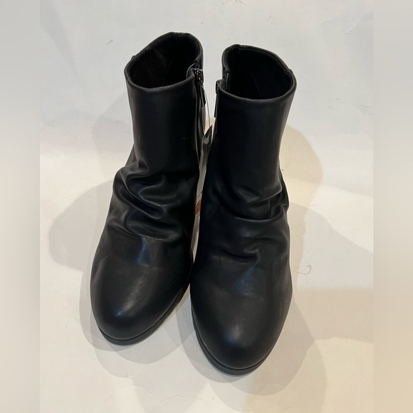 Easy Street Women's Breena Ankle Bootie - Picture 12 of 16